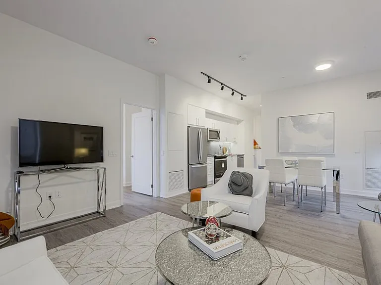 2215 Sheridan Park Dr — Photo 8