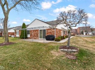 738 Country Club Dr, Saint Clair Shores, MI