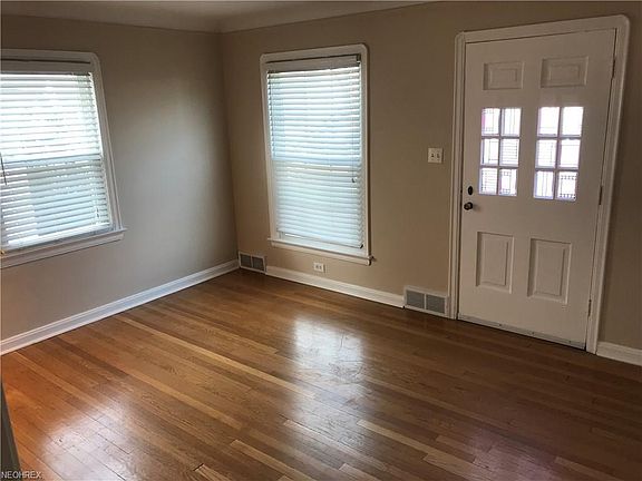 2nd image of 14225 Montrose Ave