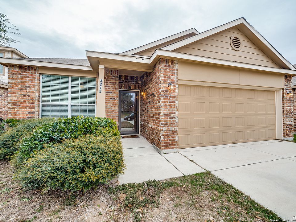 2nd image of 3214 COMAL SPGS