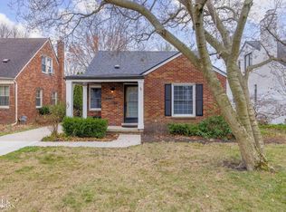 1925 Oxford Grosse, Grosse Pointe, MI 48236