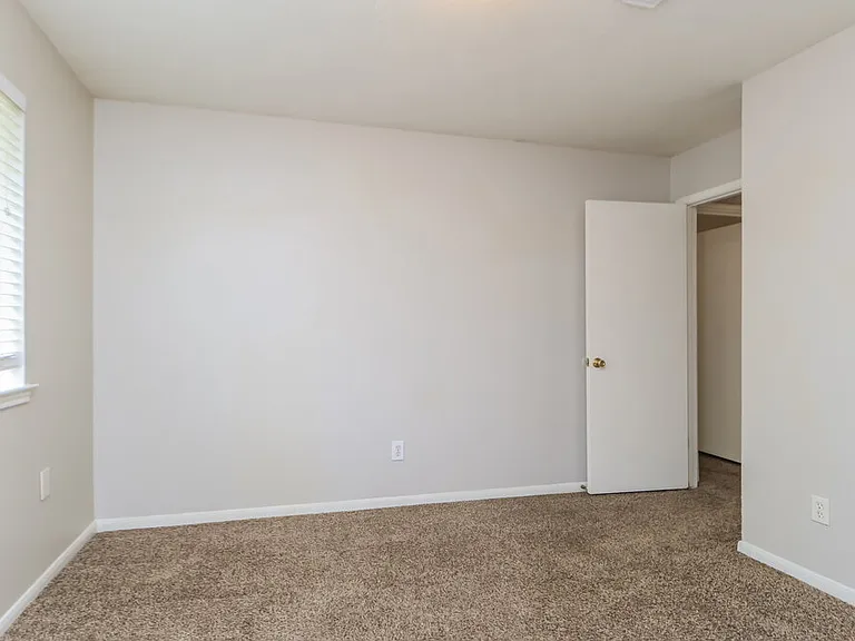 12119 Bowsman Dr — Photo 13