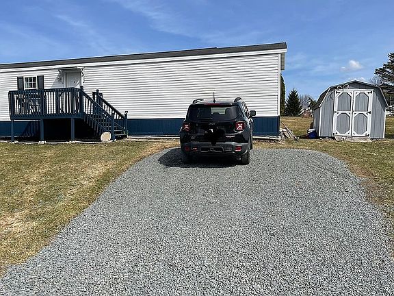 Stone driveway & Shed