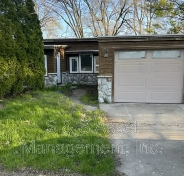 3252 E Lake Lansing Rd — Photo 1