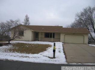 233 Highland Dr, Chaska, MN 55318
