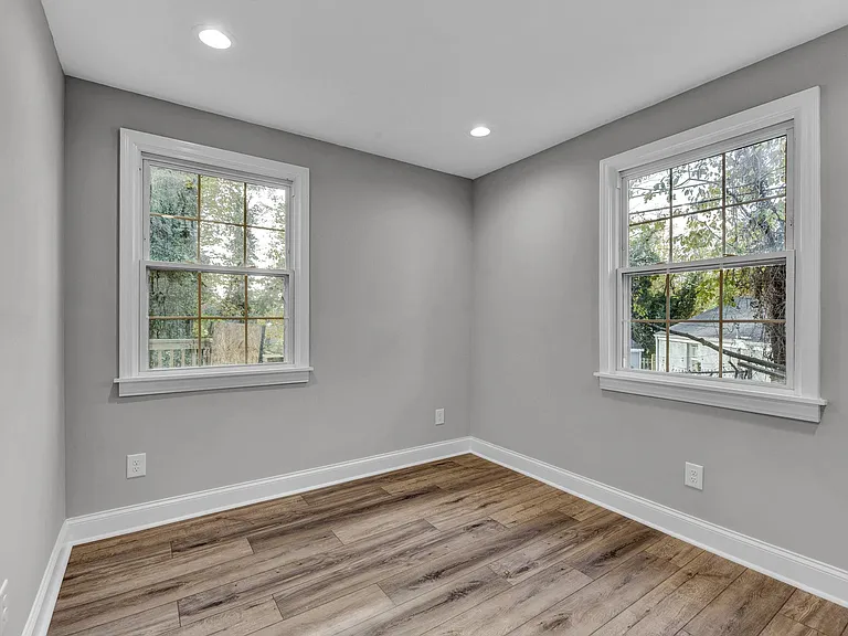 2451 Boone Ave — Photo 14
