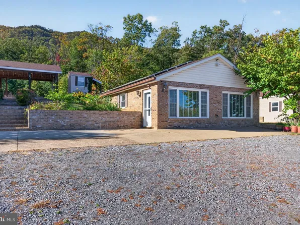 388 Level Hill Rd, Luray, VA 22835
