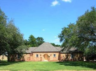 1137 Saint James St, Vacherie, LA 70090