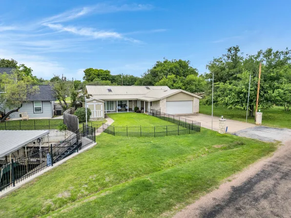 426 Circle Drive, Sunrise Beach, TX 78643