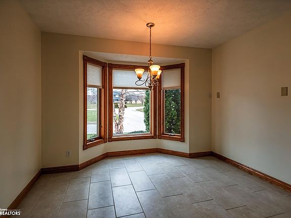5th image of 1711 Sunnyslope Dr