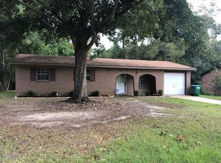 1824 Pamela Dr, Gautier, MS 39553