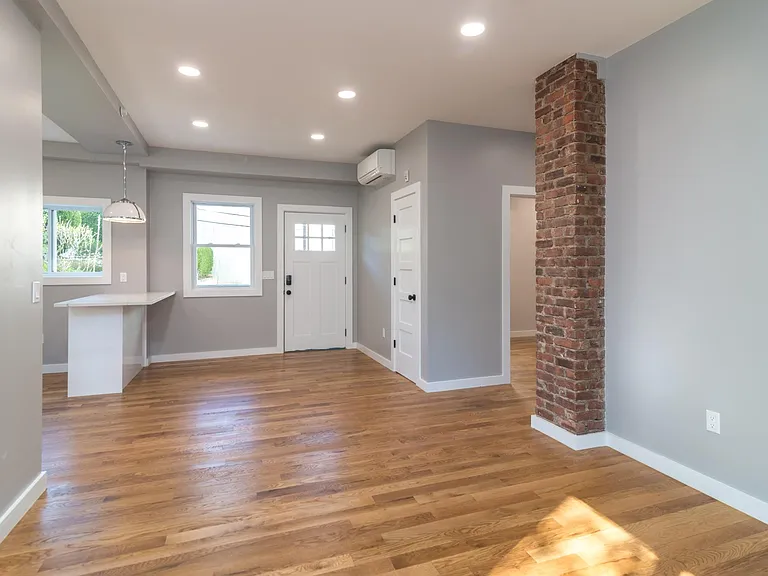 86 Main St #3 — Photo 2