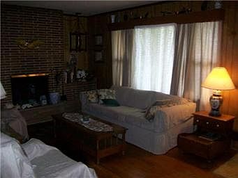 2nd image of 5820 Oxford Ave