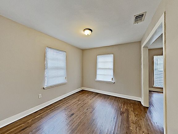 4th image of 1560 Vermont Ave