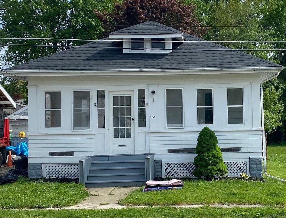 1st image of 154 Bennett Ct