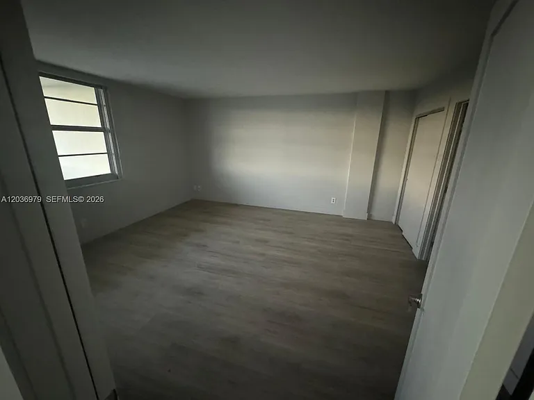 9500 W Bay Harbor Dr #6C — Photo 7