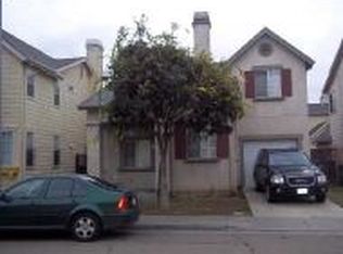 978 Village Cir, Oakland, CA 94607