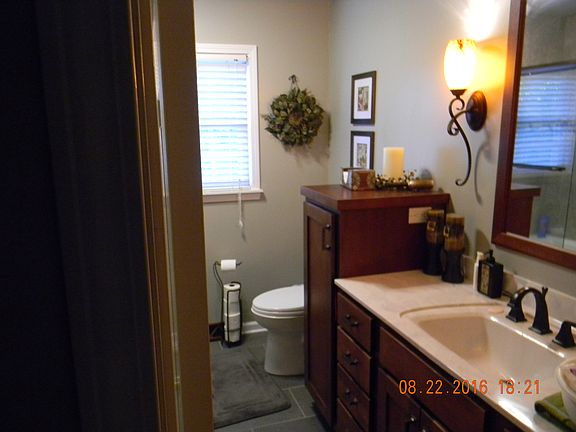 4th image of 730 Eastview Dr