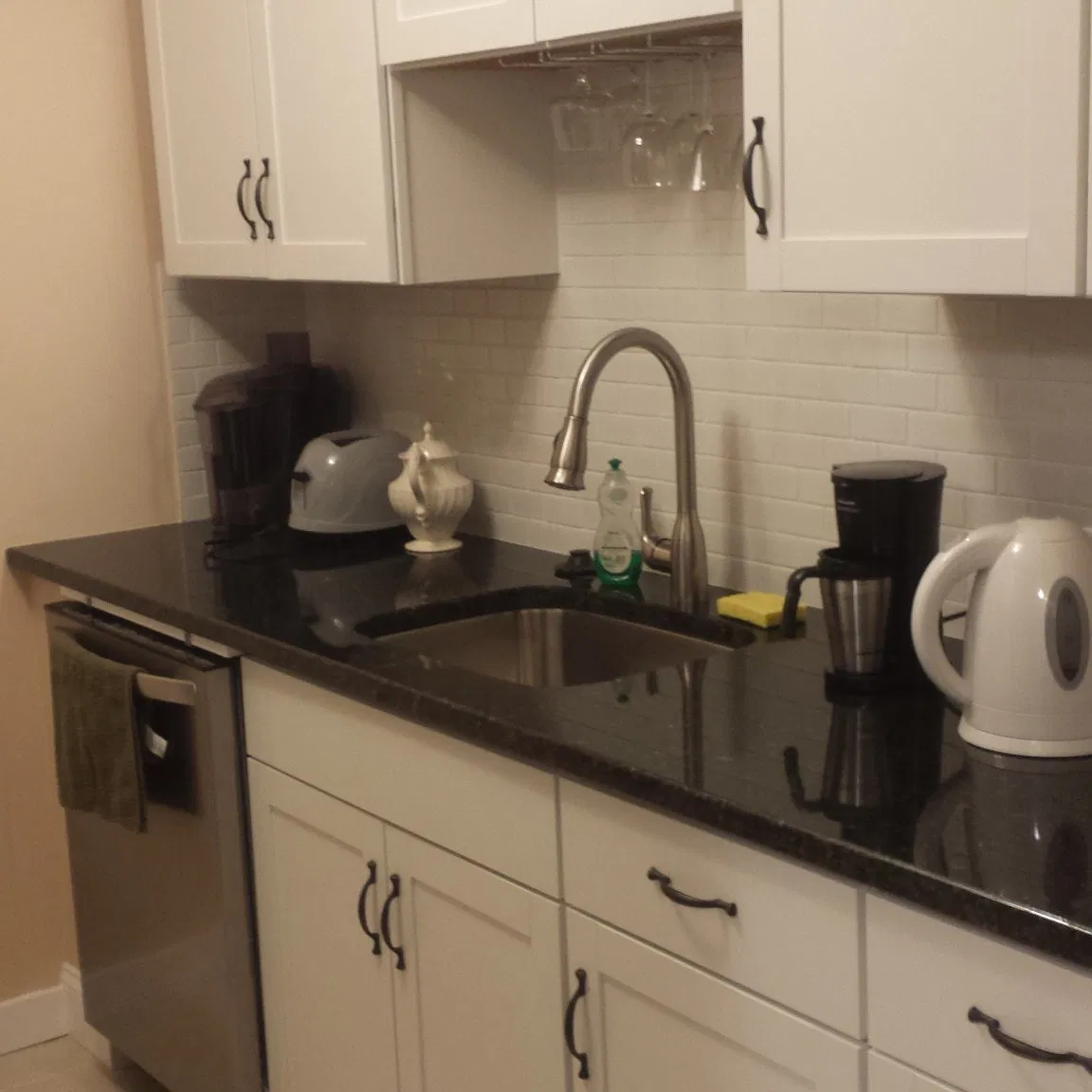 3 bed, 1.5 bath, $4,800 — Photo 1