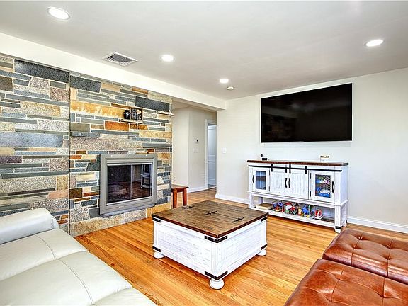 5th image of 143 Leo Ave