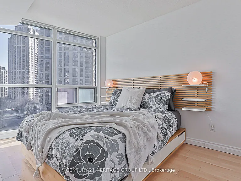30 Harrison Garden Blvd #701 — Photo 8