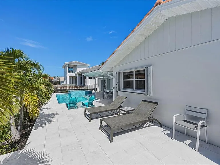799 Caribbean Ct — Photo 32