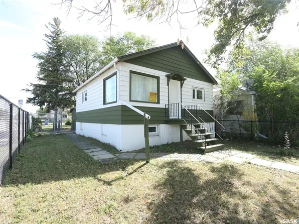 903 Robinson Street, Regina, SK S4T 2M6