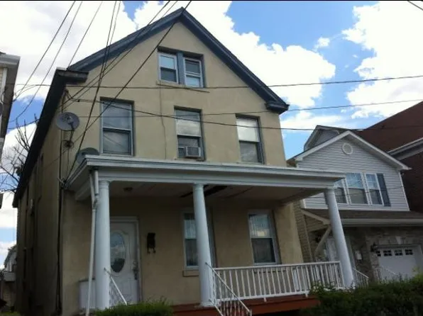 556 Lawrie St, Perth Amboy, NJ 08861