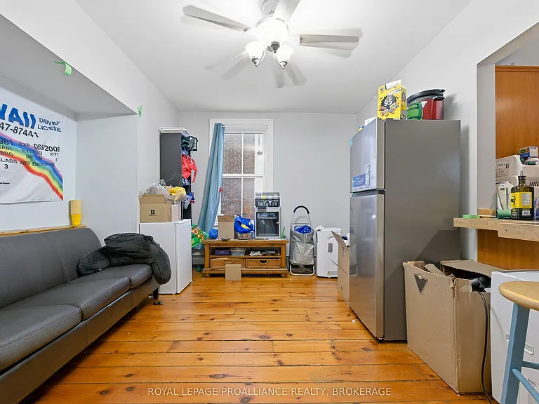 511 Victoria St — Photo 17