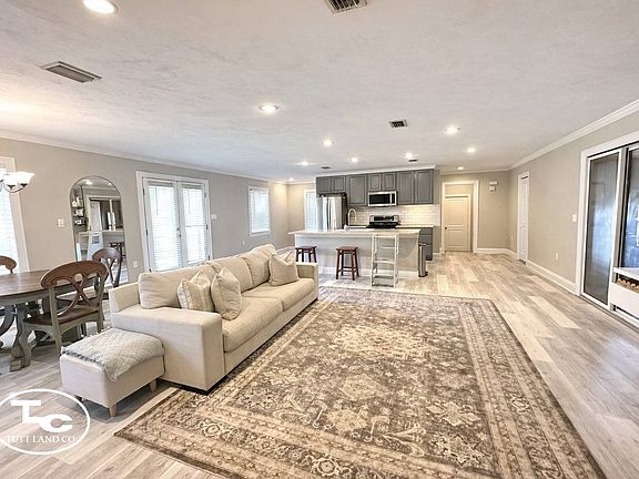 2nd image of 9402 Liska Dr