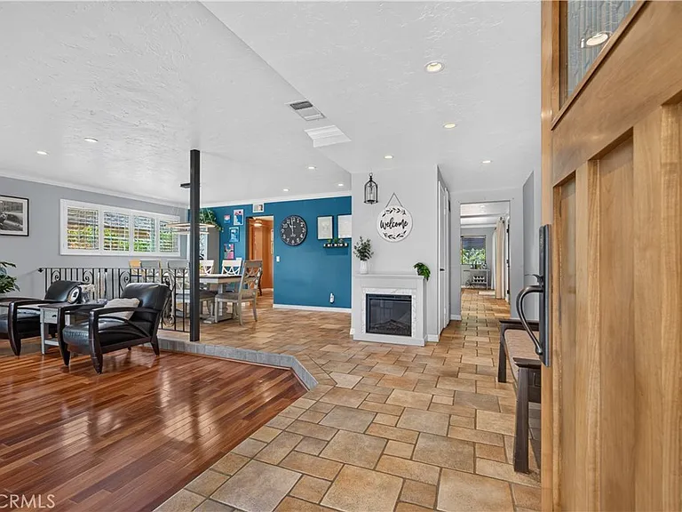 2711 Sweetbriar Dr — Photo 4