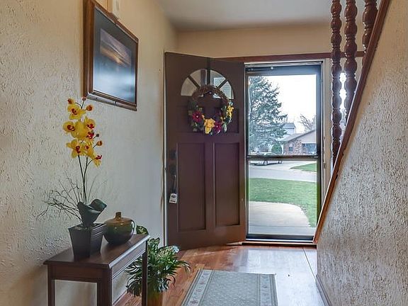 3rd image of 1916 Forest Edge Dr