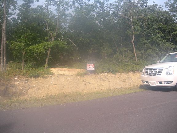 Lot #10 Building Lot
						:
						Right behind this property they will be putting in a tennis court.