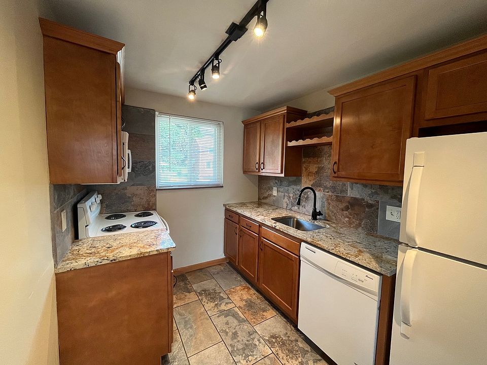 1st image of 140 Lacrosse St #B3