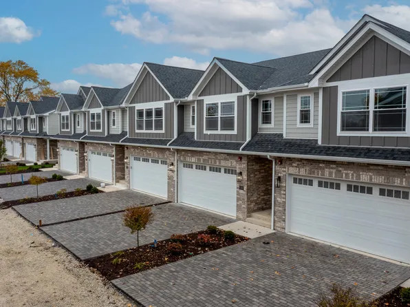 8300 W 111th St, Palos Hills, IL 60465
