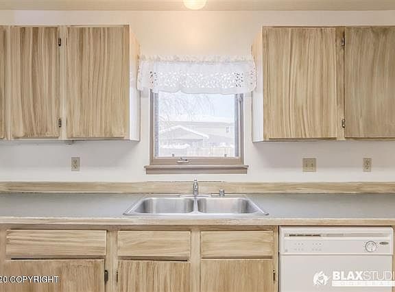 5th image of 1202 Bainbridge Blvd