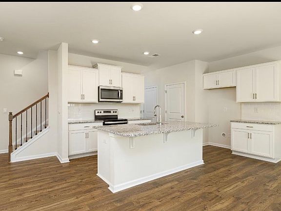 2nd image of 1361 37th Avenue Ln NE