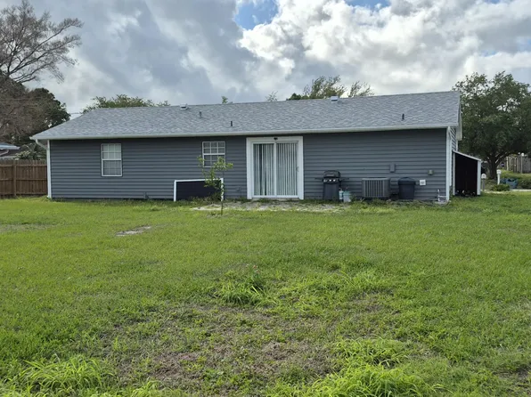 825 SW Canary Terrace, Port St Lucie, FL 34953
