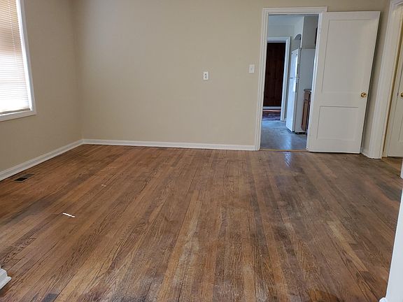 5th image of 1415 McCroskey Ave