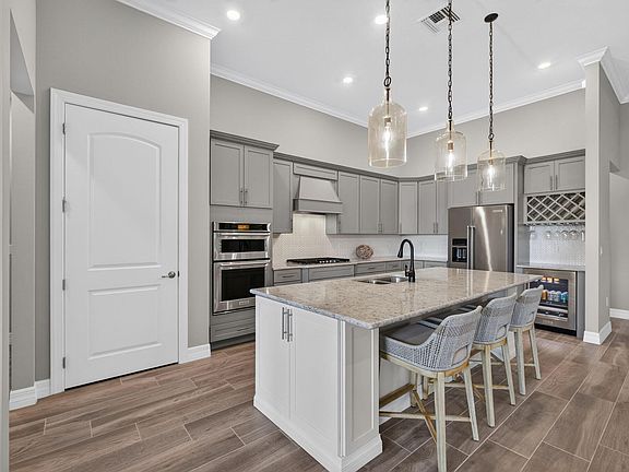 3rd image of 9223 Balsamo Drive