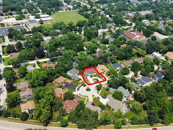3rd image of 3320 Lakewood Ct