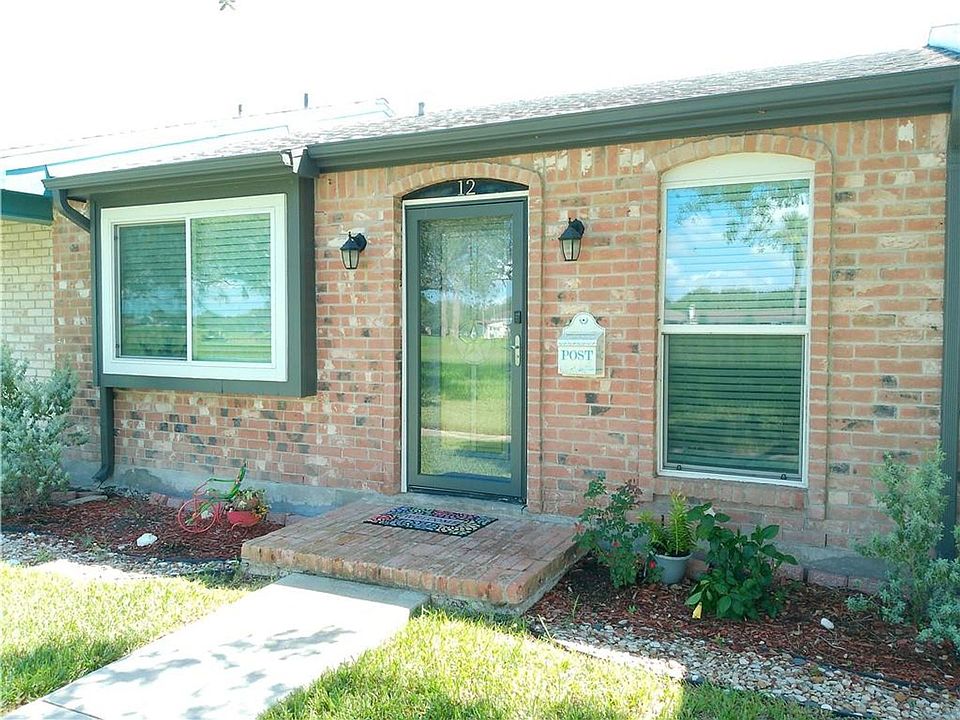 1st image of 12 Townhouse Ln