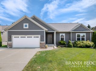 5560 Mills Ridge Dr SW, Wyoming, MI 49418