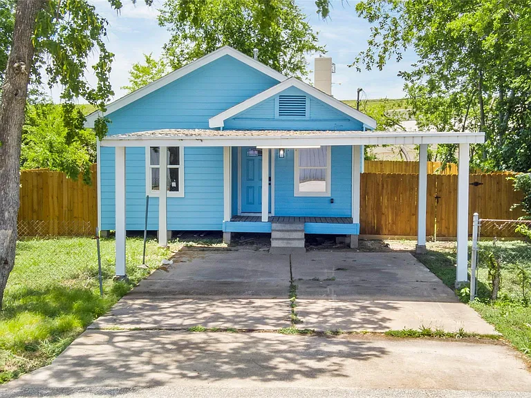 8402 Bassett St — Photo 2