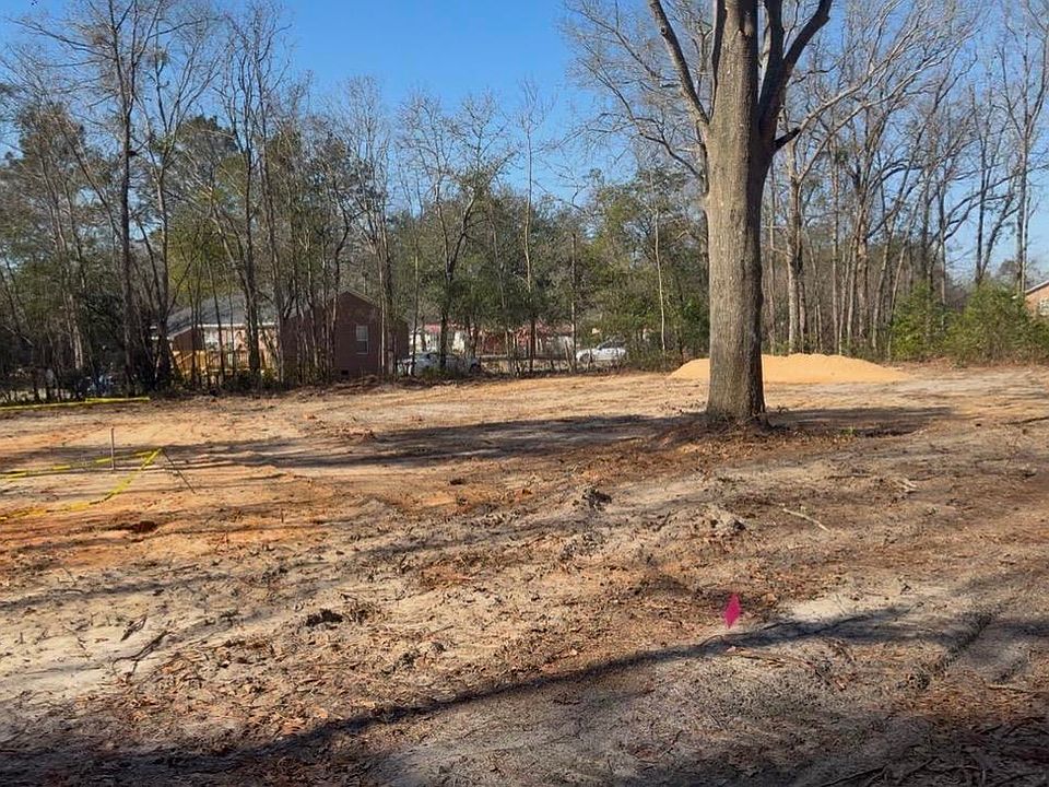 2nd image of 750 Maple St