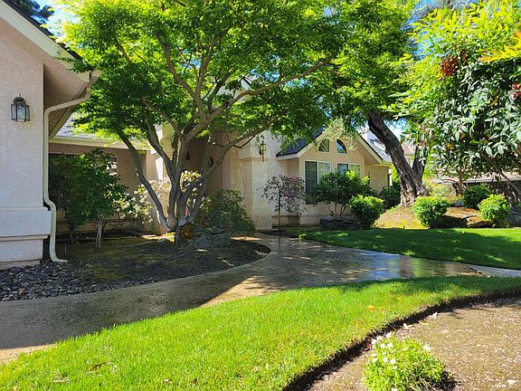 2nd image of 819 E Woodhaven Ln