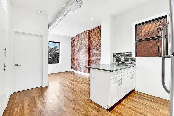 1st image of 84 Somers St #2C