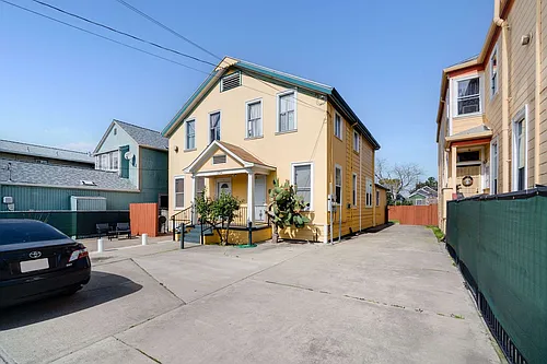 1734 10th St Photo 1
