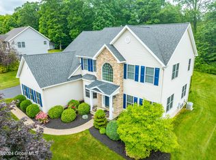 15 N Point Dr, Cohoes, NY 12047