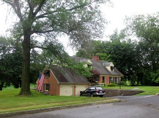 987 Park St, Waynesboro, PA 17268